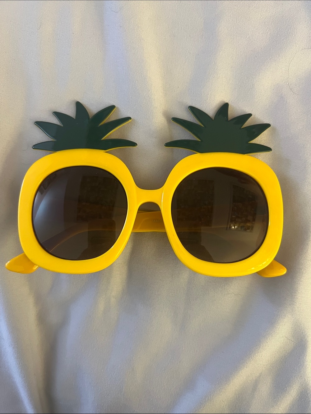 American Eagle Outfitters Yellow Pineapple Novelty Sunglasses